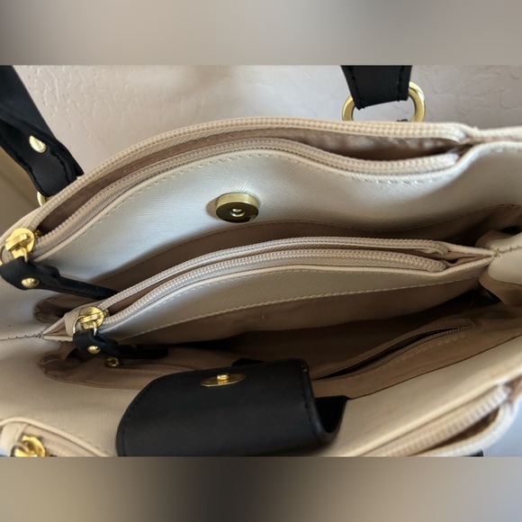 Excellent condition Nicole Miller Black and tan Handbag - Picture 3 of 3